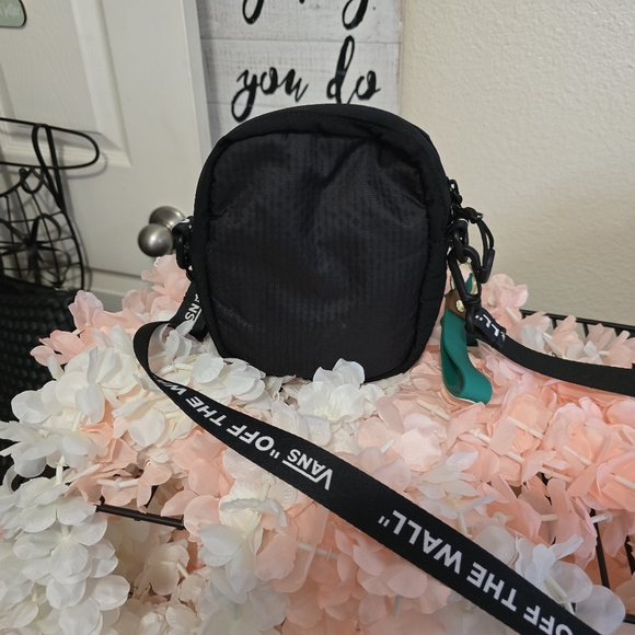 Vans Black Crossbody Bag with Logo Strap And Starbucks Charm - Picture 3 of 7